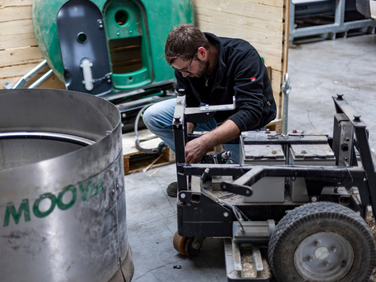 Wir richten dir die Produkte von JOZ Fachzentrum Nord in deinem Stall ein